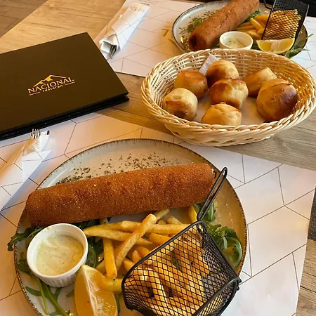 Golden View P82 - Milmari & *