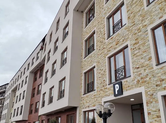 Golden View P82 - Milmari & 科帕奥尼克