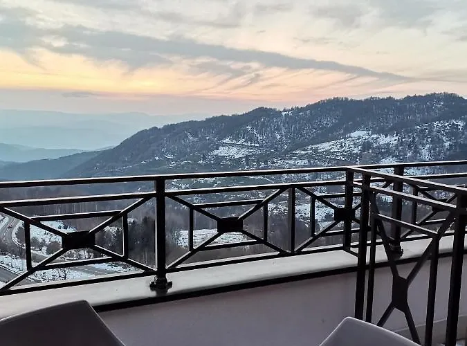 Golden View P82 - Milmari & * 科帕奥尼克