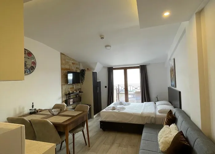 Golden View P82 - Milmari & * 科帕奥尼克