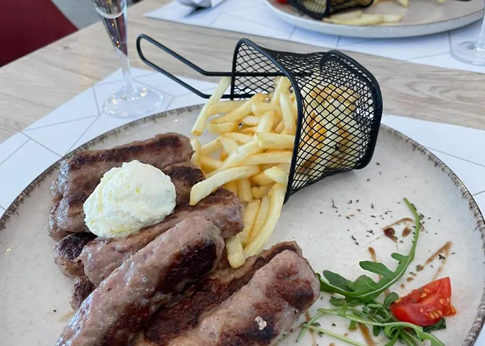 Golden View P82 - Milmari & * 科帕奥尼克